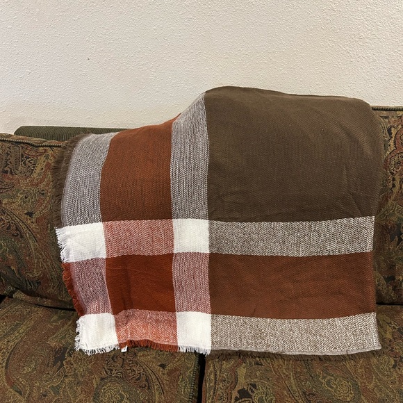 Riah Fashion Rust and Cream Plaid Throw Blanket - Picture 5 of 6